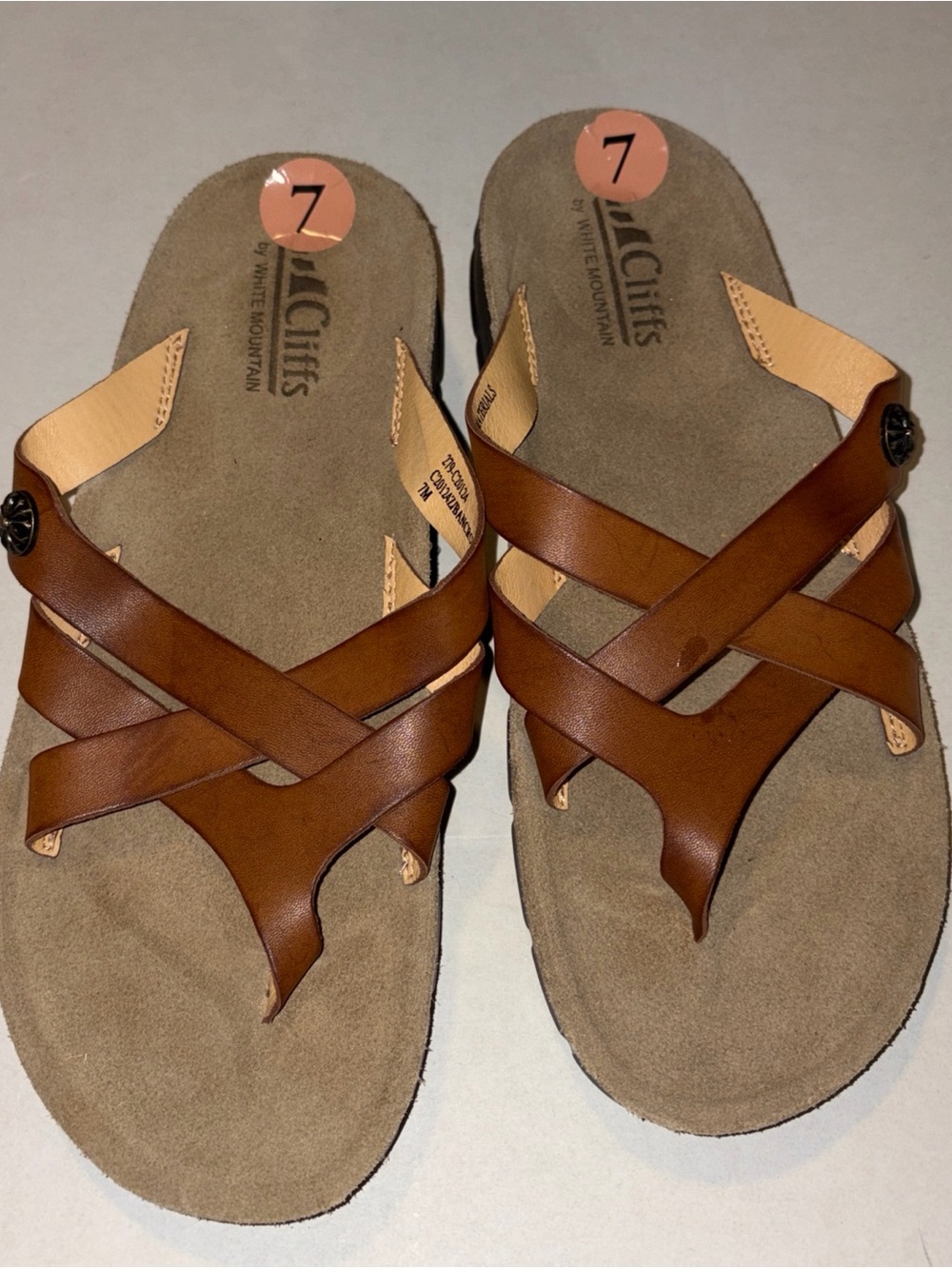 Cliffs by White Mountain Banksy strappy brown Leather Crisscross Sandals Size 7